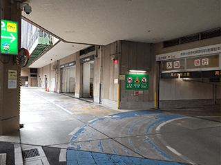 タイムズ相模原市営小田急相模原駅自動車駐車場の入り口写真