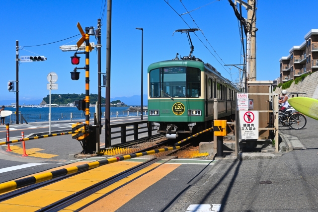 【江ノ電周辺のおすすめ駐車場】混雑状況や観光スポット情報