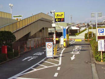 タイムズ緑園都市ライフ 神奈川県横浜市泉区緑園4 1 の時間貸駐車場 満車 空車 料金情報 タイムズ駐車場検索