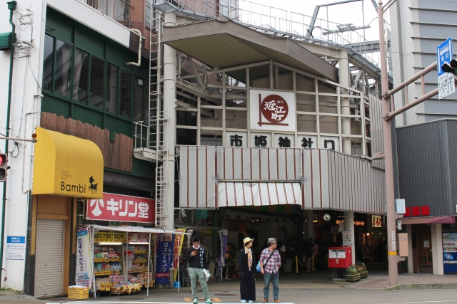 旬のグルメを食べ歩き！近江町市場のアクセスと観光情報特集