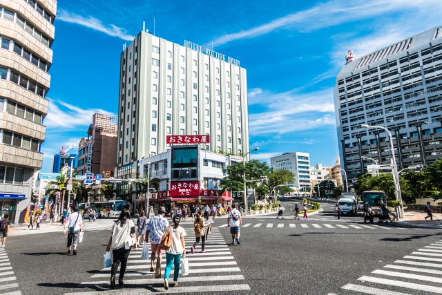 沖縄一の観光ストリート！国際通りへのアクセス方法や観光情報