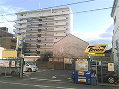 タイムズ布施駅前