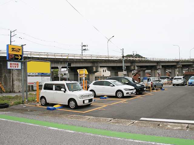 タイムズ米原駅前