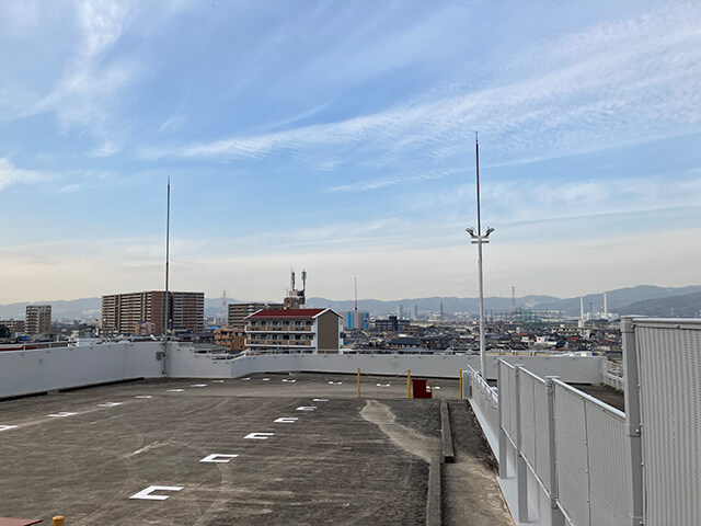 タイムズ枚方市駅東立体駐車場