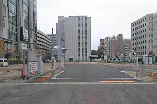 タイムズ金沢駅前バス駐車場